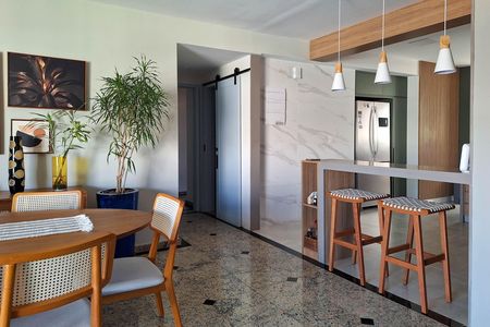 Apartamento à venda com 200m², 4 quartos e 2 vagas Apartamento à venda com 200m², 4 quartos e 2 vagasSala