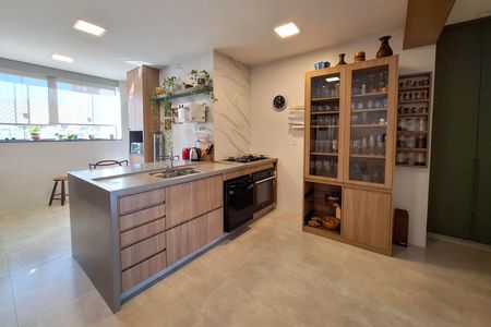 Apartamento à venda com 200m², 4 quartos e 2 vagas Apartamento à venda com 200m², 4 quartos e 2 vagasCozinha