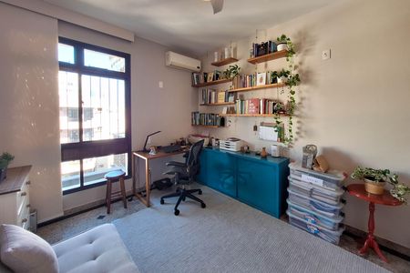 Apartamento à venda com 200m², 4 quartos e 2 vagas Apartamento à venda com 200m², 4 quartos e 2 vagasQuarto 1