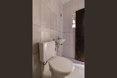 Casa para alugar com 20m², 2 quartos e sem vaga Casa para alugar com 20m², 2 quartos e sem vagaBanheiro