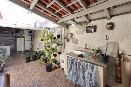 Casa à venda com 170m², 3 quartos e 3 vagas Casa à venda com 170m², 3 quartos e 3 vagasÁrea de Serviço