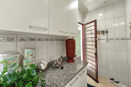 Casa à venda com 170m², 3 quartos e 3 vagas Casa à venda com 170m², 3 quartos e 3 vagasCozinha