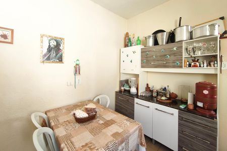 Casa à venda com 170m², 3 quartos e 3 vagas Casa à venda com 170m², 3 quartos e 3 vagasEdícula - Cozinha