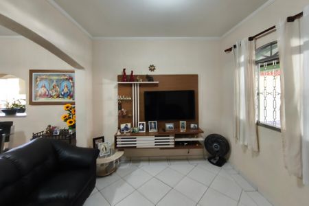 Casa à venda com 170m², 3 quartos e 3 vagas Casa à venda com 170m², 3 quartos e 3 vagasSala de Estar