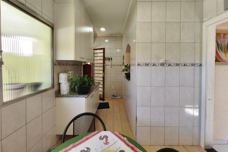 Casa à venda com 170m², 3 quartos e 3 vagas Casa à venda com 170m², 3 quartos e 3 vagasCozinha