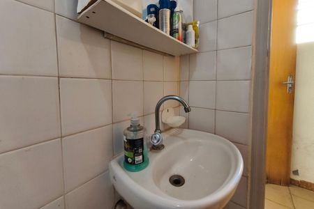 Casa à venda com 170m², 3 quartos e 3 vagas Casa à venda com 170m², 3 quartos e 3 vagasEdícula - Banheiro