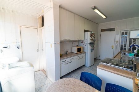 Apartamento à venda com 112m², 3 quartos e 1 vaga Apartamento à venda com 112m², 3 quartos e 1 vagaCozinha e Área de Serviço