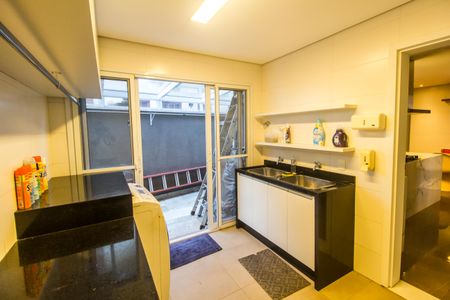 Casa de condomínio para alugar com 350m², 3 quartos e 2 vagas Casa de condomínio para alugar com 350m², 3 quartos e 2 vagasÁrea de Serviço