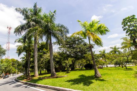 Casa de condomínio para alugar com 350m², 3 quartos e 2 vagas Casa de condomínio para alugar com 350m², 3 quartos e 2 vagasVista da Rua
