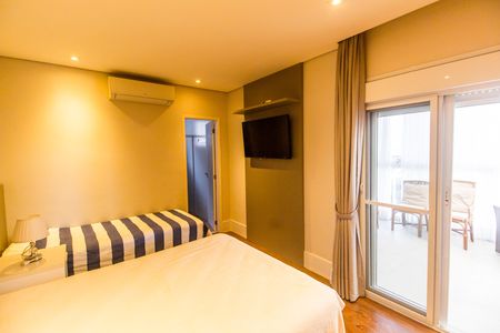 Casa de condomínio para alugar com 350m², 3 quartos e 2 vagas Casa de condomínio para alugar com 350m², 3 quartos e 2 vagasSuíte 2