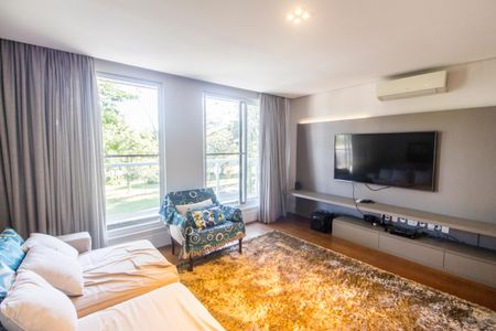 Casa de condomínio para alugar com 350m², 3 quartos e 2 vagas Casa de condomínio para alugar com 350m², 3 quartos e 2 vagasSala