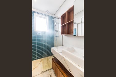 Casa de condomínio para alugar com 350m², 3 quartos e 2 vagas Casa de condomínio para alugar com 350m², 3 quartos e 2 vagasBanheiro da Suíte