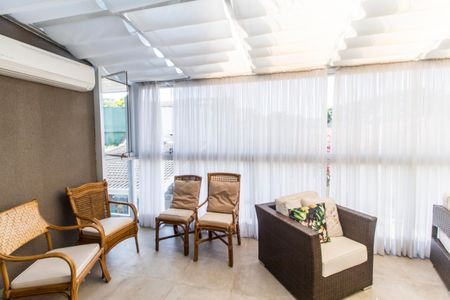 Casa de condomínio para alugar com 350m², 3 quartos e 2 vagas Casa de condomínio para alugar com 350m², 3 quartos e 2 vagasVaranda