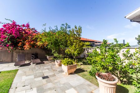 Casa de condomínio para alugar com 350m², 3 quartos e 2 vagas Casa de condomínio para alugar com 350m², 3 quartos e 2 vagasQuintal