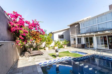 Casa de condomínio para alugar com 350m², 3 quartos e 2 vagas Casa de condomínio para alugar com 350m², 3 quartos e 2 vagasPiscina