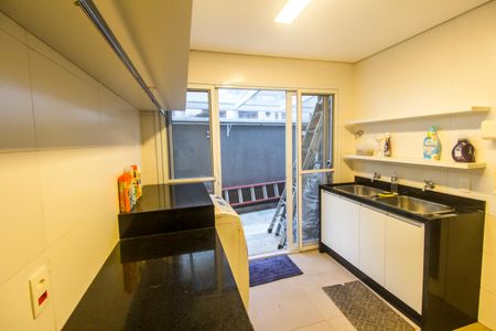 Casa de condomínio para alugar com 350m², 3 quartos e 2 vagas Casa de condomínio para alugar com 350m², 3 quartos e 2 vagasÁrea de Serviço