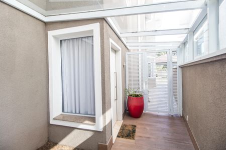 Casa de condomínio para alugar com 350m², 3 quartos e 2 vagas Casa de condomínio para alugar com 350m², 3 quartos e 2 vagasEntrada