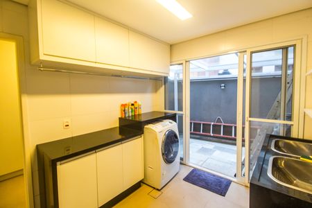 Casa de condomínio para alugar com 350m², 3 quartos e 2 vagas Casa de condomínio para alugar com 350m², 3 quartos e 2 vagasÁrea de Serviço