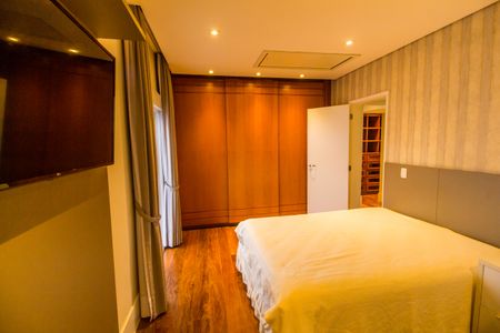 Casa de condomínio para alugar com 350m², 3 quartos e 2 vagas Casa de condomínio para alugar com 350m², 3 quartos e 2 vagasSuíte 2