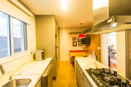 Casa de condomínio para alugar com 350m², 3 quartos e 2 vagas Casa de condomínio para alugar com 350m², 3 quartos e 2 vagasCozinha