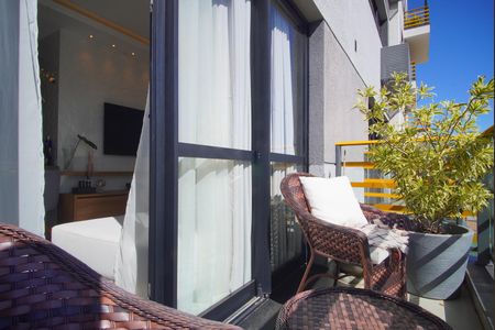 Varanda de apartamento à venda com 1 quarto, 47m² em Jardim do Salso, Porto Alegre