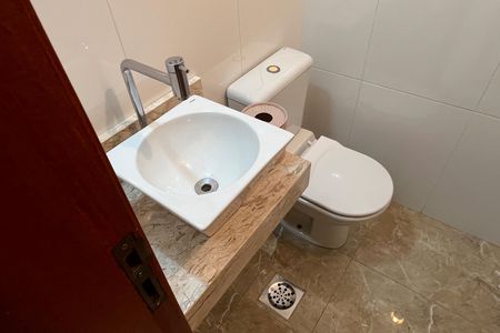 Casa para alugar com 287m², 5 quartos e 2 vagas Casa para alugar com 287m², 5 quartos e 2 vagasLavabo
