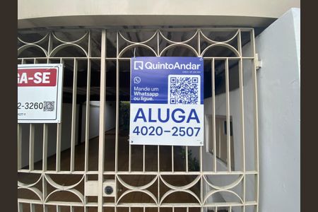 Casa para alugar com 200m², 4 quartos e 2 vagasFachada