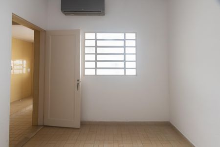 Casa para alugar com 200m², 4 quartos e 2 vagas Casa para alugar com 200m², 4 quartos e 2 vagasQuarto de Serviço