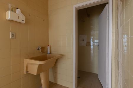 Casa para alugar com 200m², 4 quartos e 2 vagas Casa para alugar com 200m², 4 quartos e 2 vagasBanheiro de serviço