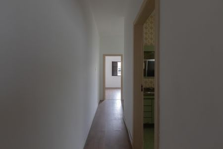 Casa para alugar com 200m², 4 quartos e 2 vagas Casa para alugar com 200m², 4 quartos e 2 vagasBanheiro Corredor