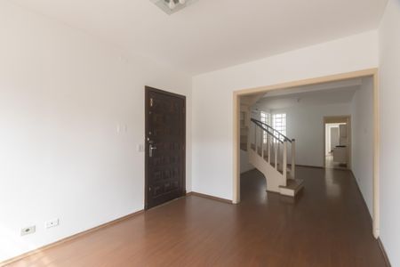 Casa para alugar com 200m², 4 quartos e 2 vagas Casa para alugar com 200m², 4 quartos e 2 vagasSala