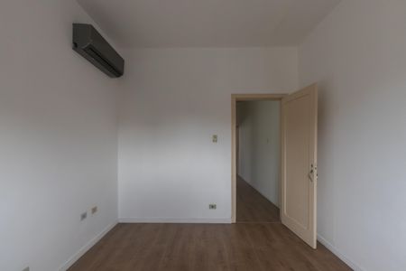 Casa para alugar com 200m², 4 quartos e 2 vagas Casa para alugar com 200m², 4 quartos e 2 vagasQuarto 1
