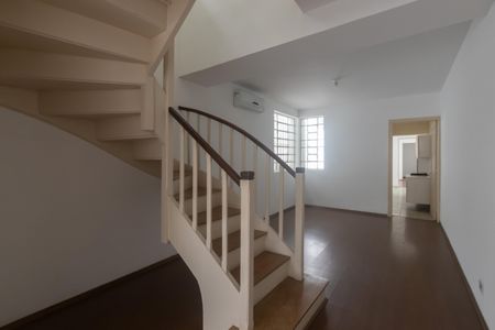 Casa para alugar com 200m², 4 quartos e 2 vagas