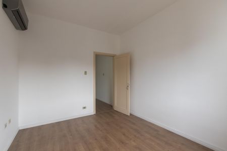 Casa para alugar com 200m², 4 quartos e 2 vagas Casa para alugar com 200m², 4 quartos e 2 vagasQuarto 1