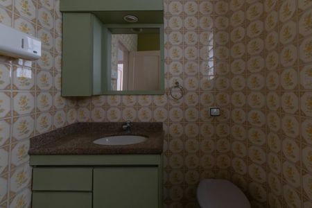 Casa para alugar com 200m², 4 quartos e 2 vagas Casa para alugar com 200m², 4 quartos e 2 vagasBanheiro Corredor