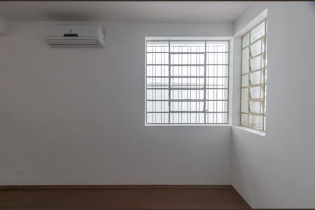 Casa para alugar com 200m², 4 quartos e 2 vagas Casa para alugar com 200m², 4 quartos e 2 vagasSala