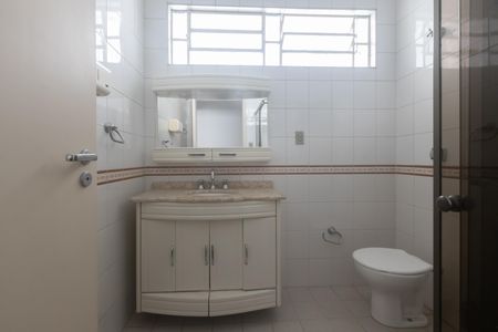 Casa para alugar com 200m², 4 quartos e 2 vagas Casa para alugar com 200m², 4 quartos e 2 vagasBanheiro da Suíte