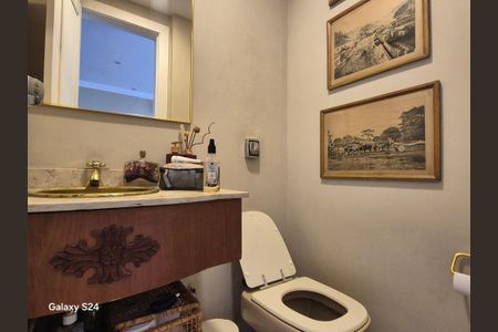 Apartamento para alugar com 220m², 4 quartos e 2 vagas