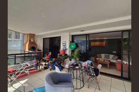 Apartamento para alugar com 220m², 4 quartos e 2 vagas