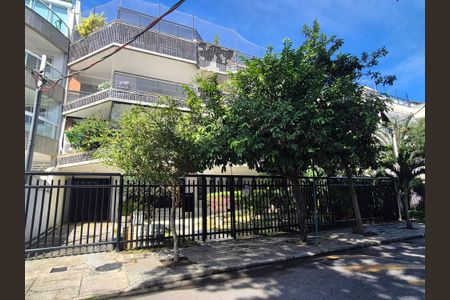 Apartamento para alugar com 220m², 4 quartos e 2 vagas