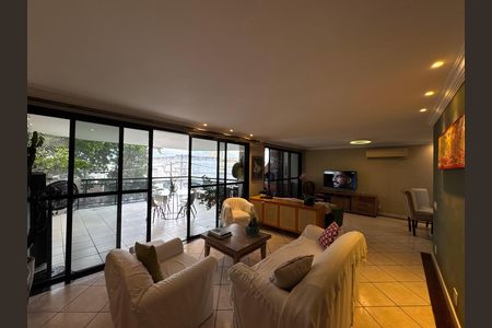 Apartamento para alugar com 220m², 4 quartos e 2 vagasSala