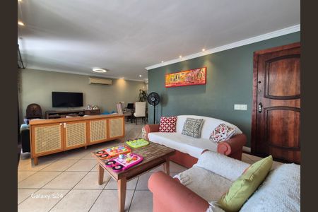 Apartamento para alugar com 220m², 4 quartos e 2 vagas