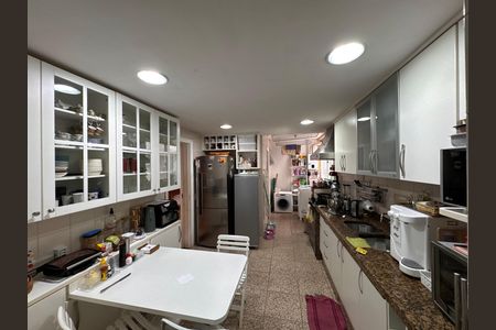 Apartamento para alugar com 220m², 4 quartos e 2 vagasCozinha