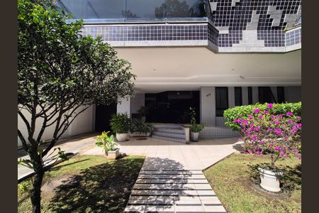 Apartamento para alugar com 220m², 4 quartos e 2 vagas