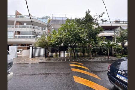 Apartamento para alugar com 220m², 4 quartos e 2 vagasFachada