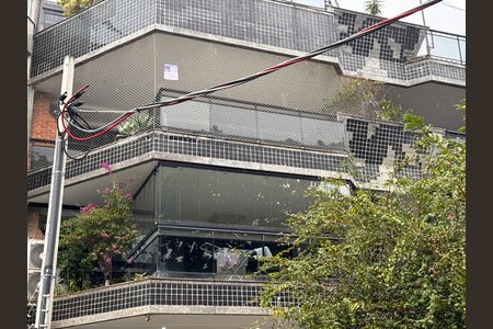 Apartamento para alugar com 220m², 4 quartos e 2 vagasFachada