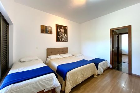 Casa de condomínio à venda com 500m², 5 quartos e 1 vaga Casa de condomínio à venda com 500m², 5 quartos e 1 vagaSemisuite 1