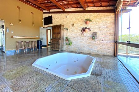Casa de condomínio à venda com 500m², 5 quartos e 1 vaga Casa de condomínio à venda com 500m², 5 quartos e 1 vagaHidromassagem
