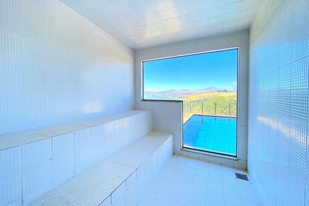 Casa de condomínio à venda com 500m², 5 quartos e 1 vaga Casa de condomínio à venda com 500m², 5 quartos e 1 vagaSauna