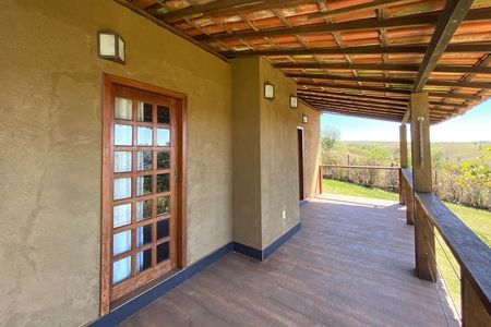 Casa de condomínio à venda com 500m², 5 quartos e 1 vaga Casa de condomínio à venda com 500m², 5 quartos e 1 vagaSuite externa